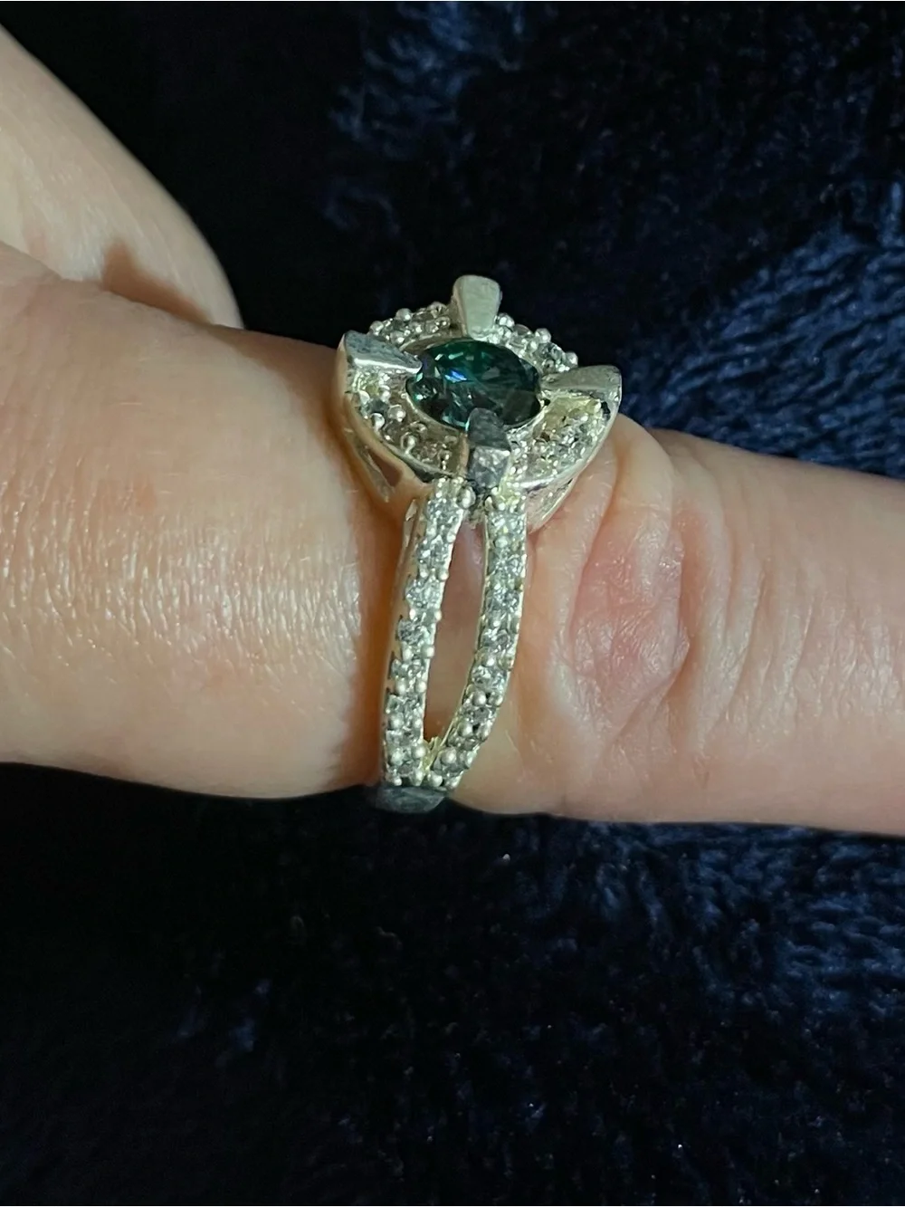 Unique Design Certified 2.58 Carat Green Diamond Ring